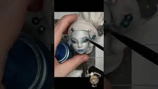🥶❄️ Ice Queen Repaint! 💅 #shorts #spectravondergeist #monsterhigh #repaint #ooak #glowup