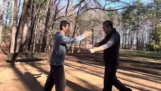 把手放在那与敷