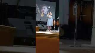 mi niña sherlyn alabando a papa Dios ,no tengo derecho de la musica