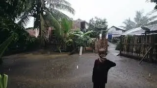 SUASANA HUJAN DI DEPAN RUMAH