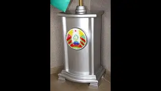 Напольная деревянная тумба для флага