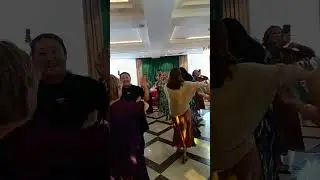 Мұхтар Ханзада   1.тойда. 15.  Ән  айтты