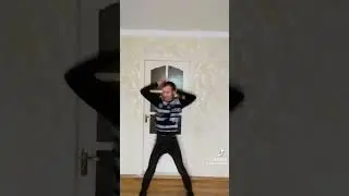 Крашик опять трясёт члениксом и булочками🥵🥵🥵 