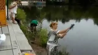 Прикол! Девушки на рыбалке!