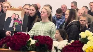 Діти співають, на похоронах у батьків💔😭Біль😭😭