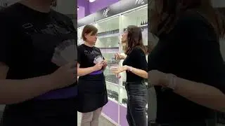 А у вас цвета «лягушки в обмороке» нет что ли?😃