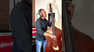 UPRIGHT BASS RIFF #7