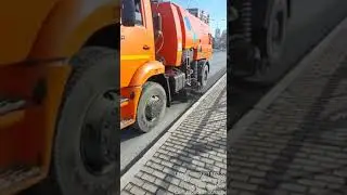 Вакуумная уборка улиц в Октябрьском районе