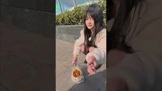 骑车遇精神小妹，