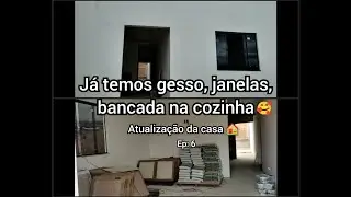 Diário de construção atualizado: Já temos bancada na cozinha 😍 Janelas e o gesso na casa toda. 🏠