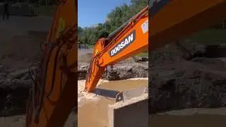 Подрядчик повредил водопроводные сети на пересечении Камзина и Малайсары батыра