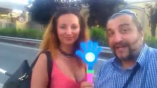 Erika Eramo saluta i fans della Passione del Calcio col Salutatore