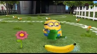 Миньен поливает банан 🍌