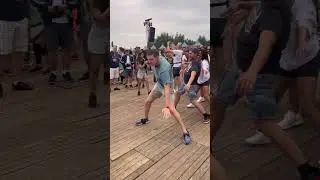 Watch and learn! CRAZY DANCE ROUTINE at TOMORROWLAND!