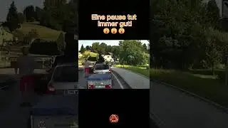 You definitely won't expect this on the road!😮 