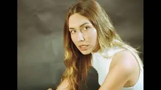Комшийката от втория етаж Кючек Комшийката Кючеци 