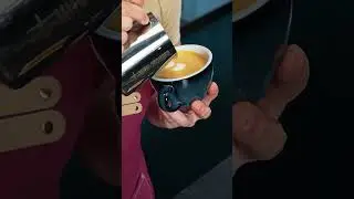 Как рисовать 🐝пчелку на кофе 