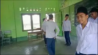 Siswa MTs. NW Teliah Menari