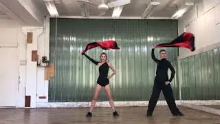 Танец с плащами под эпическую музыку