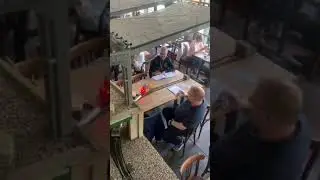 Este restaurante único llamado Vytopna se encuentra en Praga. 