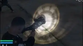 Torbacı zenciye Officer Josh'tan çelme