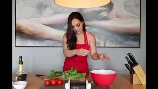 ASMR - girlfriend in the kitchen