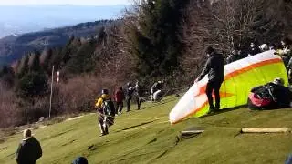 Flying Away, my first year of paragliding.
