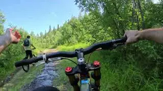 Бурная речка. Преодалеваем лужи и брод. Велопоход!