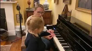 Первые уроки фортепиано для самых маленьких детей
