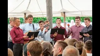 Много в мире написано песен и стихов о родных матерях