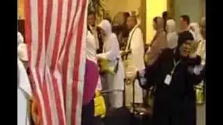 Puan Azilah dan En  Nizam Menunaikan Fardu Haji Ke Mekah 2013