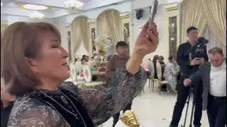 Әкешіміздің көзі, Әкеміздің туған жалғыз қарындасының 85 жас мерей тойына бауырларынан ән арнау.