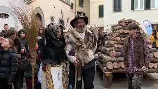 The befana arrives in Barga 2023