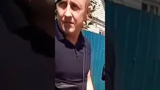 Я працівник поліції ну тай шо ну шо ну і шо ви дасте сказать? Я працввник ну йшо ну і шо