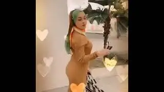 Kalcasını gösteren 