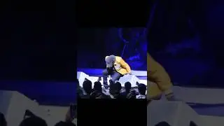 Travis Scott falls and gets up💀😭 #travisscott #funny