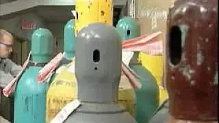 Handling Compressed Gas Cylinders in the Laboratory Safety Video Program - www.safetyissimple.com