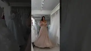 Какое из платьев понравилось больше?