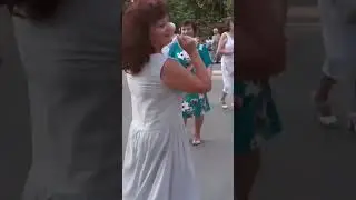 РАСТЁТ, РАСТЁТ ВОЗЛЕ ДОМА КАЛИНА!