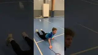 Happy Badminton Dive 
