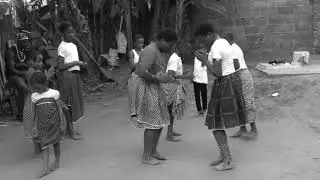 Learn Igbo - Ikpo Uga (Rock, paper, scissors with the feet)