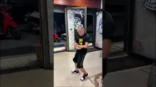 Танцор Mellstroy в барбершопе 
