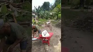 jalanan penuh lubang dan sering longsor diaspal hanya dengan hitungan detik (edit jalan) 😄🤣