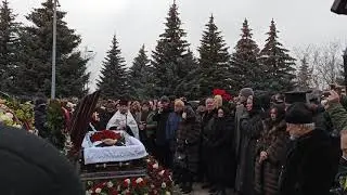 Неизвестные запустили фейерверки на похоронах Кернеса