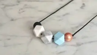 Collar mordedor