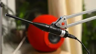 Измерительный микрофон против китайской петлички.