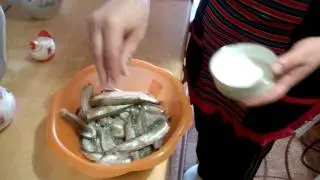 как почистить и пожарить мойву быстро и просто