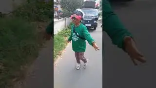 Mbah ceblong lagi asyik