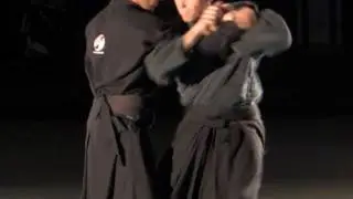 Oni Kudaki, shoulder arm-lock, basic - Ninjutsu technique for Akban wiki