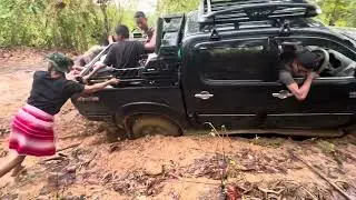 မိုးရာသီအခြေနေလေး😅 ကားမောင်းရတာ ရင်ခုန်စရာပဲ လမ်းမှာပဲ အိပ်ရတော့မလားလို့😅